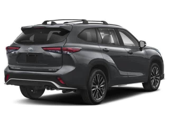 Used 2024 Toyota Highlander XSE FWD image 2