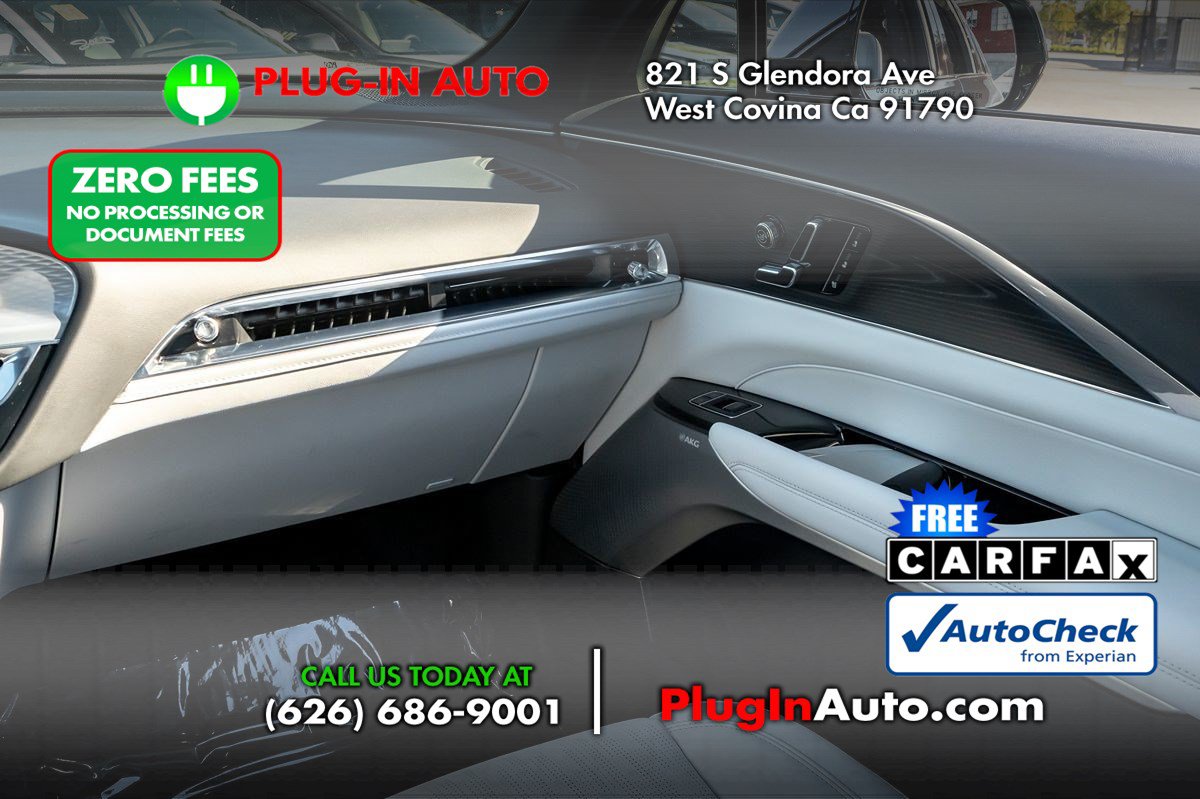 Used 2024 Cadillac Lyriq Luxury w/ LPO, Floor Liner Package RWD image 18