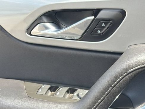 Used 2020 Chevrolet Blazer LT FWD image 25