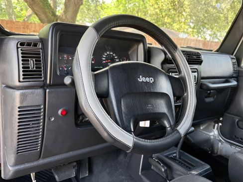 Used 2006 Jeep Wrangler X w/ Tire & Wheel Group (Ecco) AWD/4WD image 22