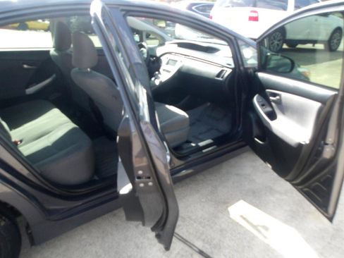 Used 2015 Toyota Prius Three FWD image 6