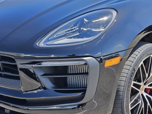 Certified 2024 Porsche Macan S AWD/4WD image 12