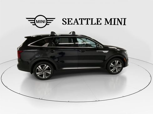 Used 2023 Kia Sorento SX Prestige image 12