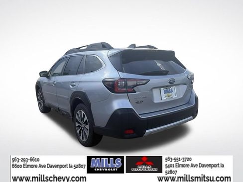 Used 2025 Subaru Outback Limited AWD/4WD image 3