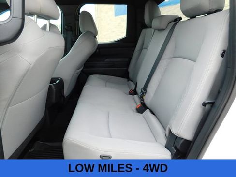Used 2024 Toyota Tacoma SR5 AWD/4WD image 12