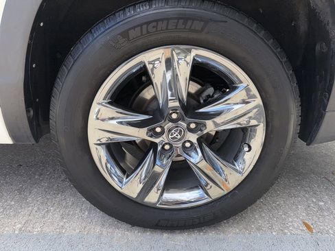 Used 2017 Toyota Highlander Limited Platinum image 46