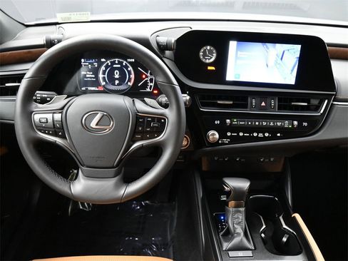 Used 2024 Lexus ES 350 w/ Premium Package image 6