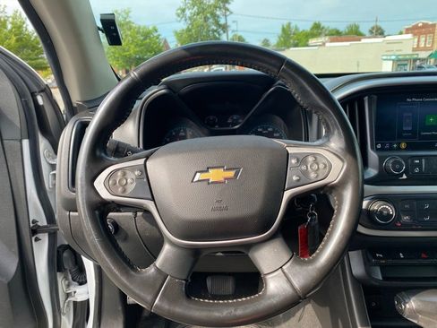 Used 2021 Chevrolet Colorado LT w/ Safety Package RWD image 12