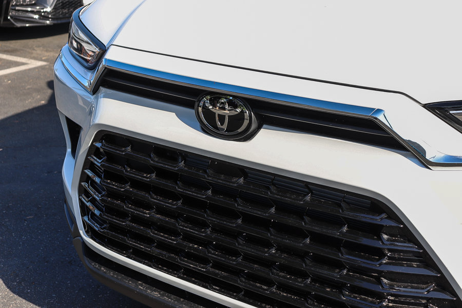 New 2026 Toyota Grand Highlander XLE FWD image 5