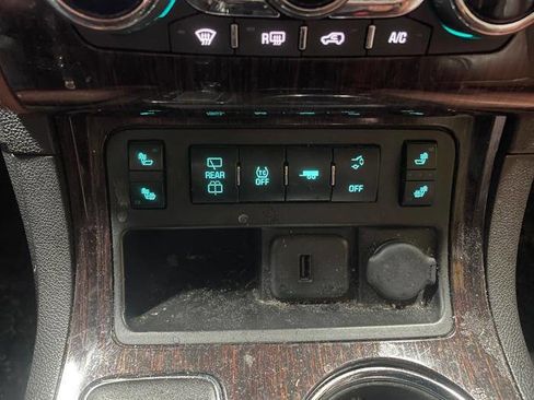 Used 2015 Chevrolet Traverse LT image 37