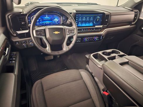 Used 2025 Chevrolet Silverado 2500 LT w/ Convenience Package AWD/4WD image 6