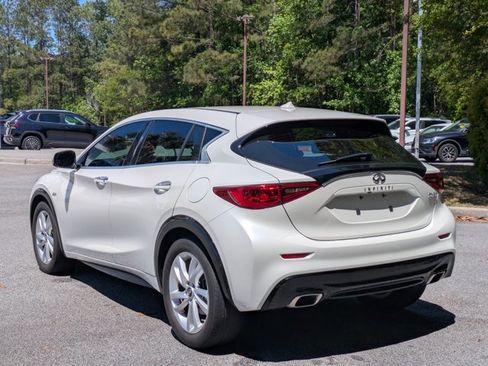 Used 2018 INFINITI QX30 image 8