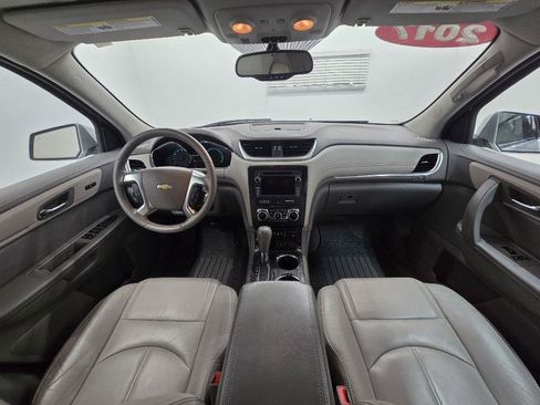 Used 2017 Chevrolet Traverse LT FWD image 12