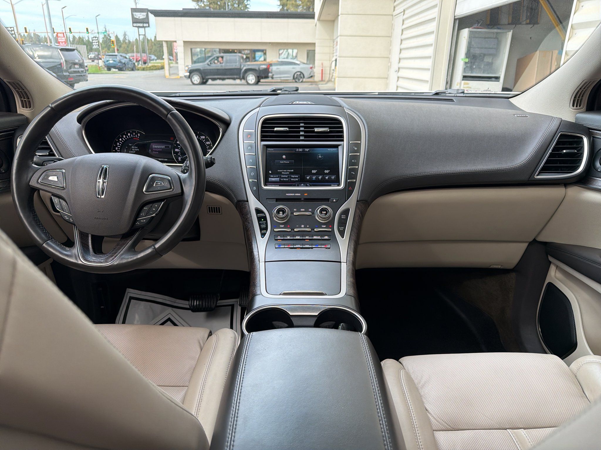 Used 2016 Lincoln MKX Reserve w/ Technology Package AWD/4WD image 17