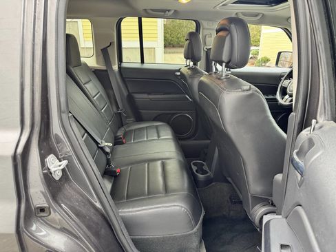 Used 2016 Jeep Patriot High Altitude image 17