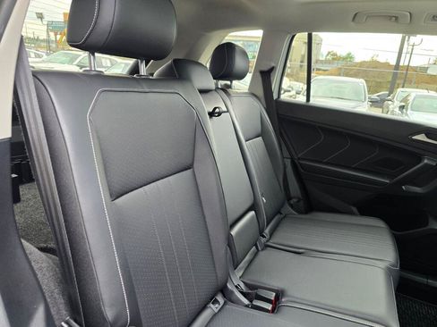Used 2022 Volkswagen Tiguan SE AWD/4WD image 14