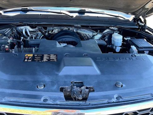 Used 2016 Chevrolet Suburban LT AWD/4WD image 9