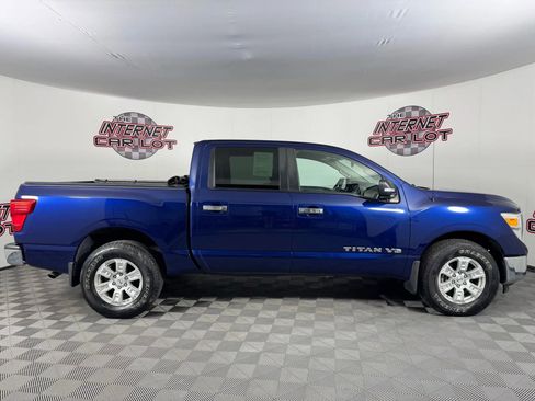 Used 2019 Nissan Titan SV image 8