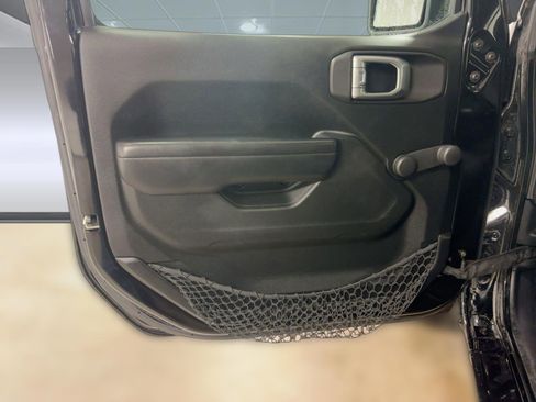 Used 2020 Jeep Wrangler Unlimited Sport image 21