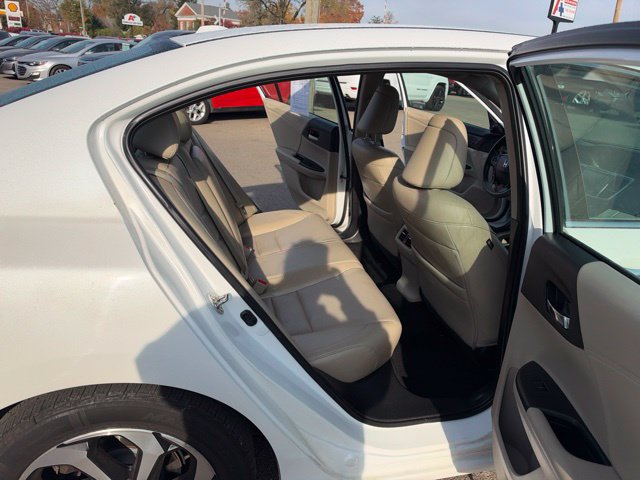 Used 2017 Honda Accord EX-L image 12