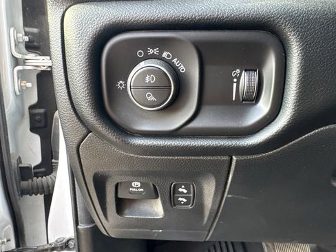 Used 2020 RAM 1500 Big Horn AWD/4WD image 12