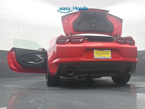 Used 2022 Chevrolet Camaro LT RWD image 31