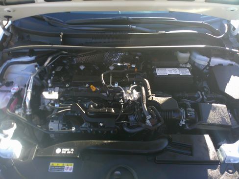 Used 2025 Toyota Corolla LE image 33