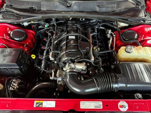 Used 2014 Dodge Challenger R/T RWD image 32