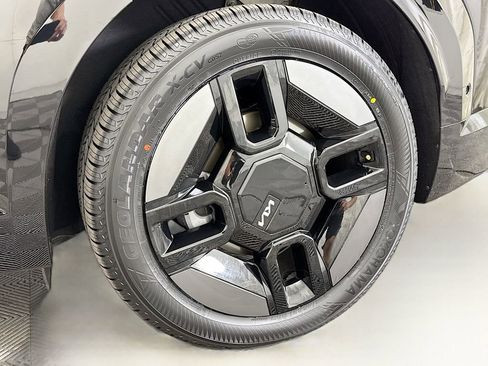 Used 2024 Kia EV9 GT-Line image 31