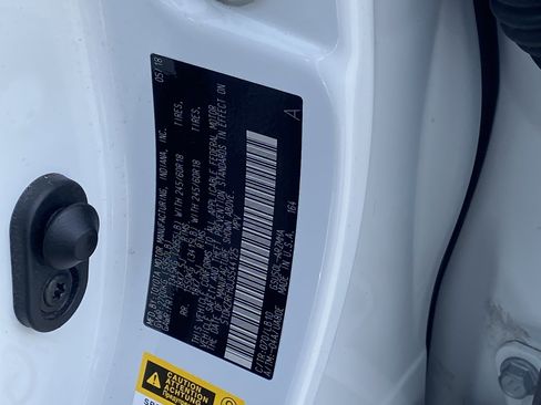 Certified 2018 Toyota Highlander XLE image 33