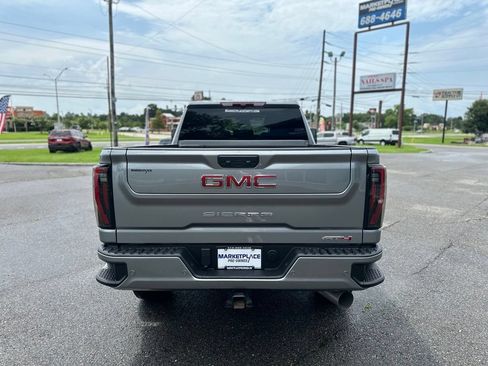 Used 2025 GMC Sierra 2500 AT4 AWD/4WD image 6