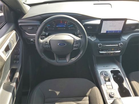 Used 2020 Ford Explorer XLT image 15