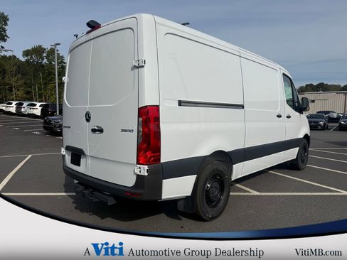 Used 2025 Mercedes-Benz Sprinter 2500 image 8