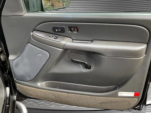 Used 2004 Chevrolet Silverado 2500 LT w/ Skid Plate Package image 26