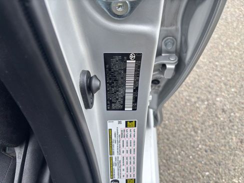 Used 2025 Toyota Corolla LE FWD image 29