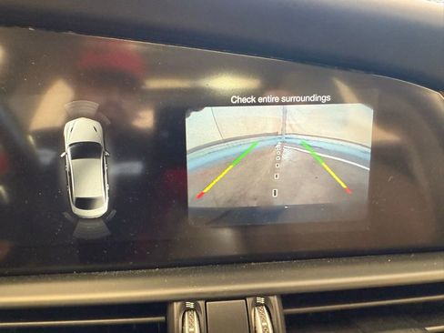 Used 2018 Alfa Romeo Giulia Ti w/ Quick Order Package 22X Lusso image 22