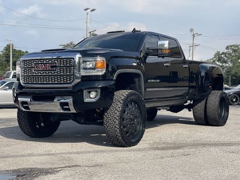 Used 2018 GMC Sierra 3500 Denali w/ Duramax Plus Package AWD/4WD image 11
