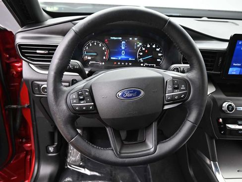 Used 2020 Ford Explorer XLT w/ Equipment Group 202A AWD/4WD image 22