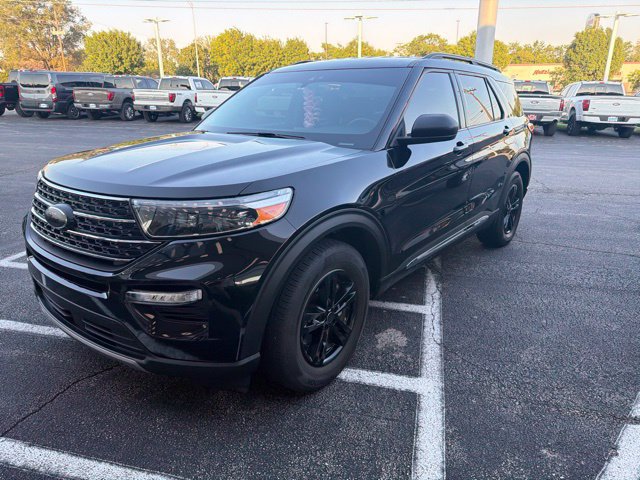Used 2022 Ford Explorer XLT w/ Equipment Group 202A RWD image 2