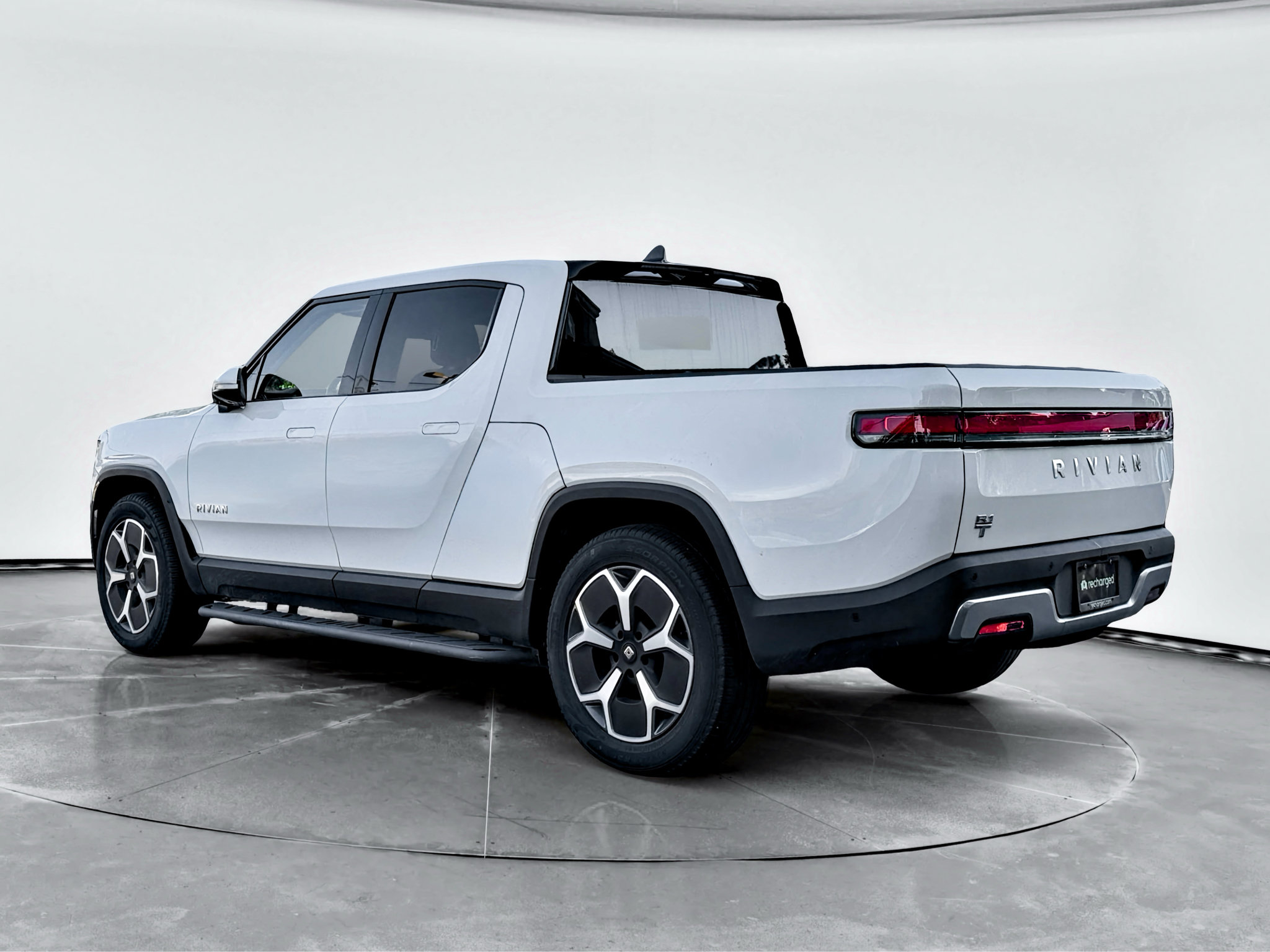 Used 2023 Rivian R1T Adventure Dual AWD/4WD image 2