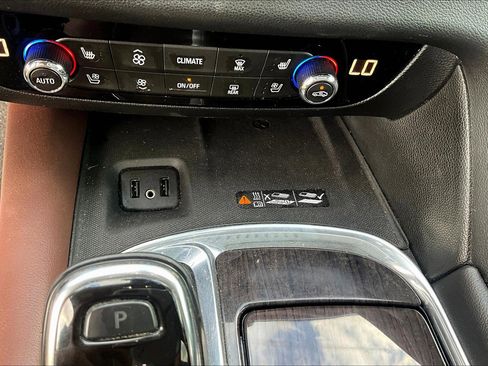 Used 2018 Buick Enclave Avenir w/ Avenir Technology Package image 23