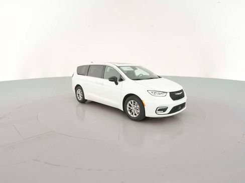 New 2026 Chrysler Pacifica Limited image 16