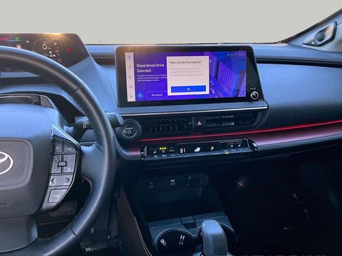 Used 2023 Toyota Prius Prime Premium FWD image 6