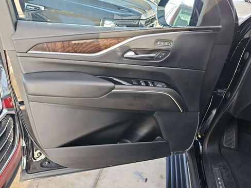 Used 2021 Cadillac Escalade ESV Premium Luxury Platinum image 23