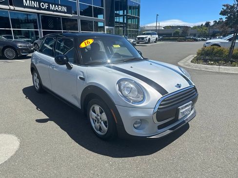 Used 2016 MINI Cooper 4-Door Hardtop FWD image 7