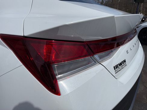 New 2025 Hyundai Elantra SE w/ Cargo Package FWD image 28