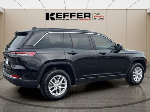 Used 2025 Jeep Grand Cherokee Laredo X w/ Luxury Tech Group I image 5