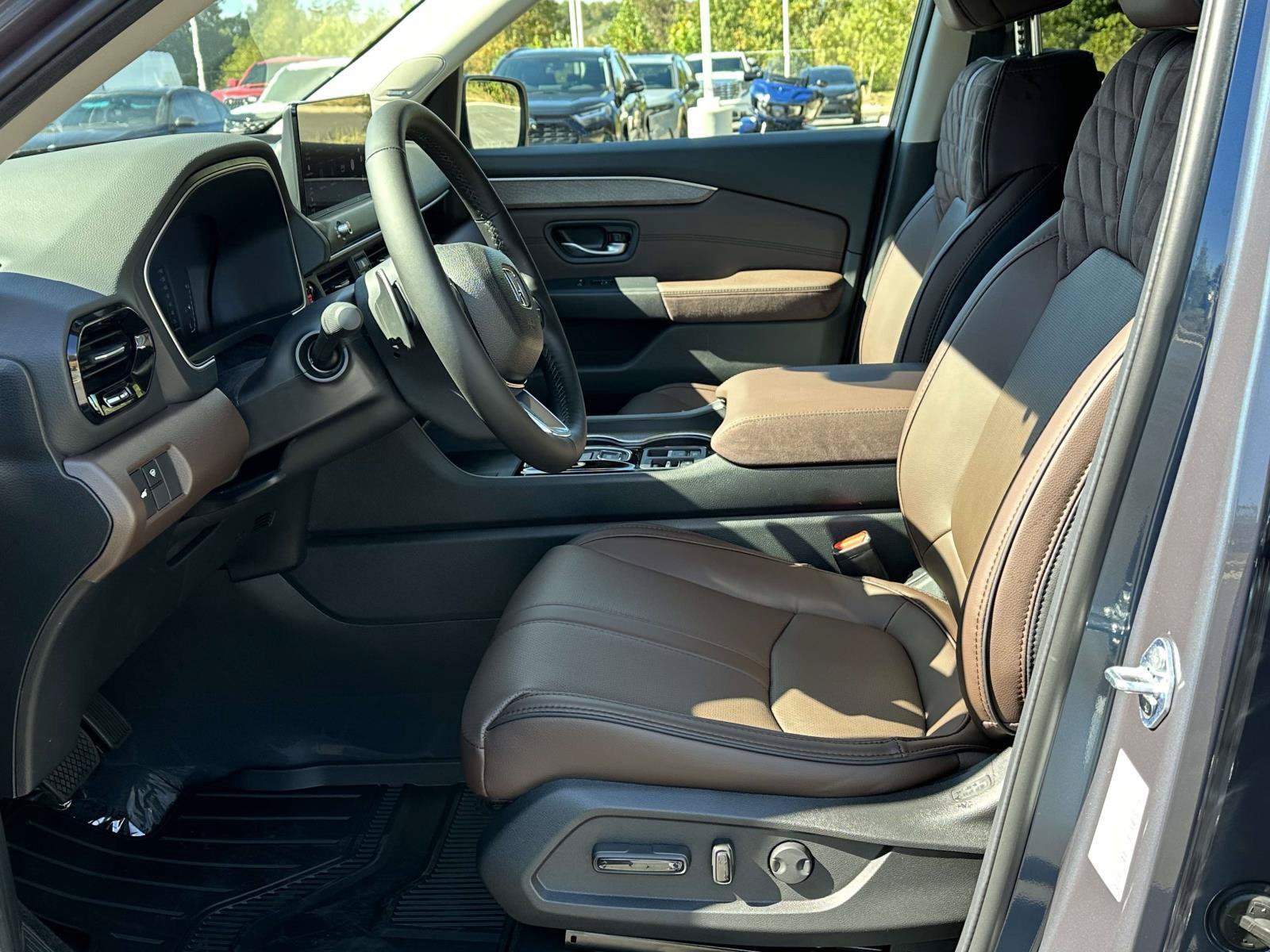 New 2026 Honda Pilot Elite image 4