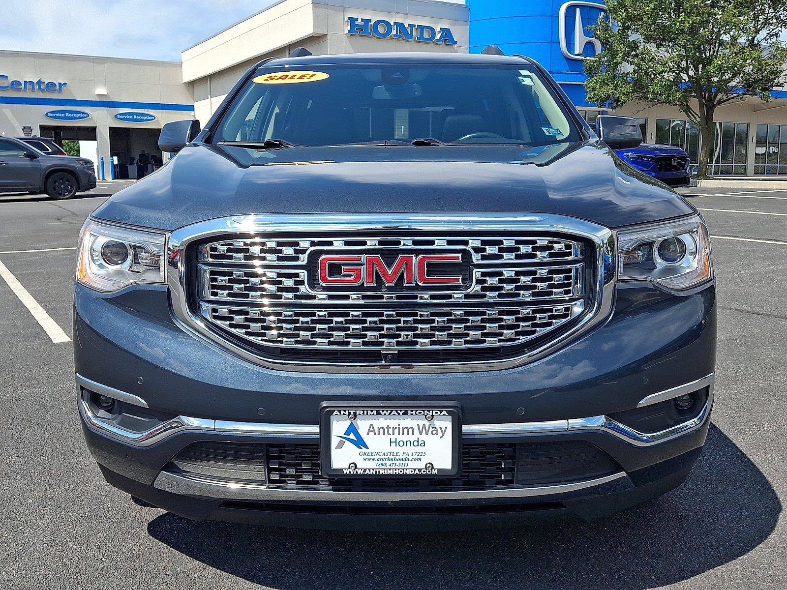 Used 2019 GMC Acadia Denali w/ Technology Package AWD/4WD image 2