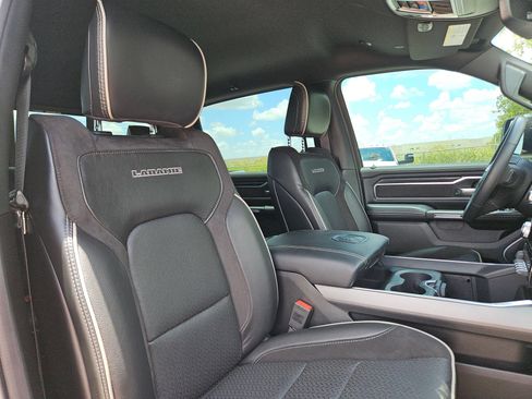 Used 2024 RAM 1500 Laramie AWD/4WD image 30